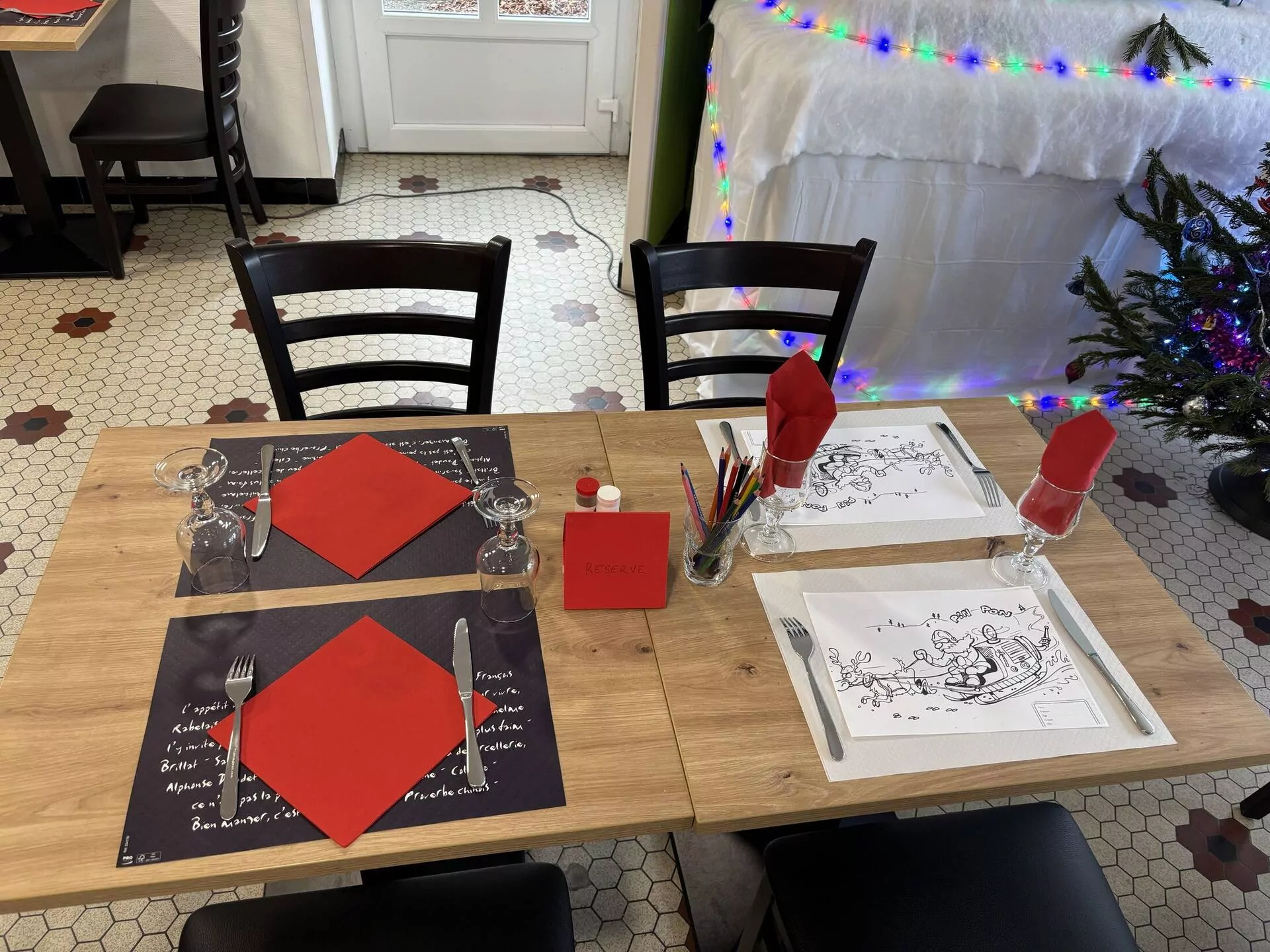 soiree-noel-table-coloriage